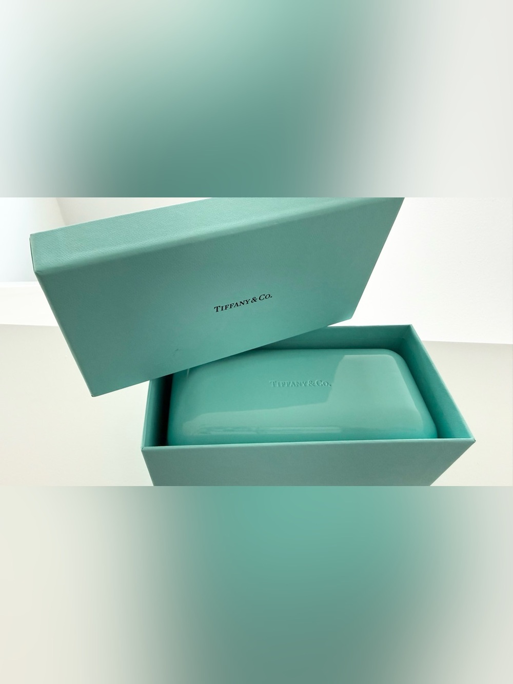 TIFFANY & CO Sunglasses Hard Case and Box -
Pristine Condition!!